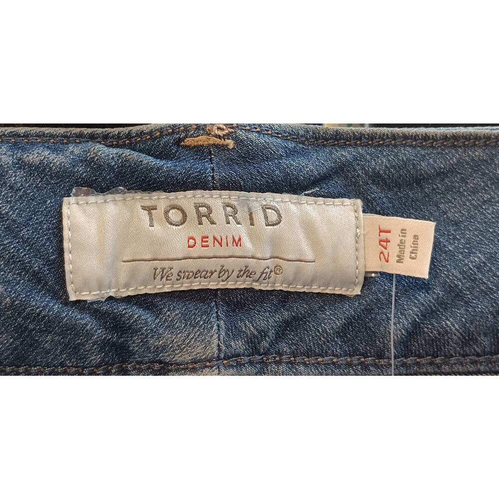 Torrid NEW Denim Jeggings 24T Raw Hem Inseam 28" Rise 12" - Picture 2 of 9